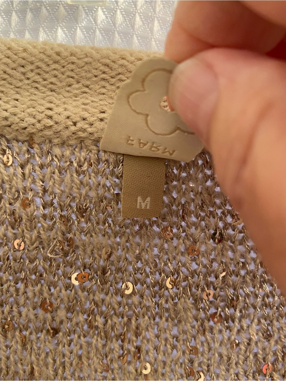 Rare Neutral Farm Rio Golden Sequin V-Neck Cardigan - Picture 4 of 8